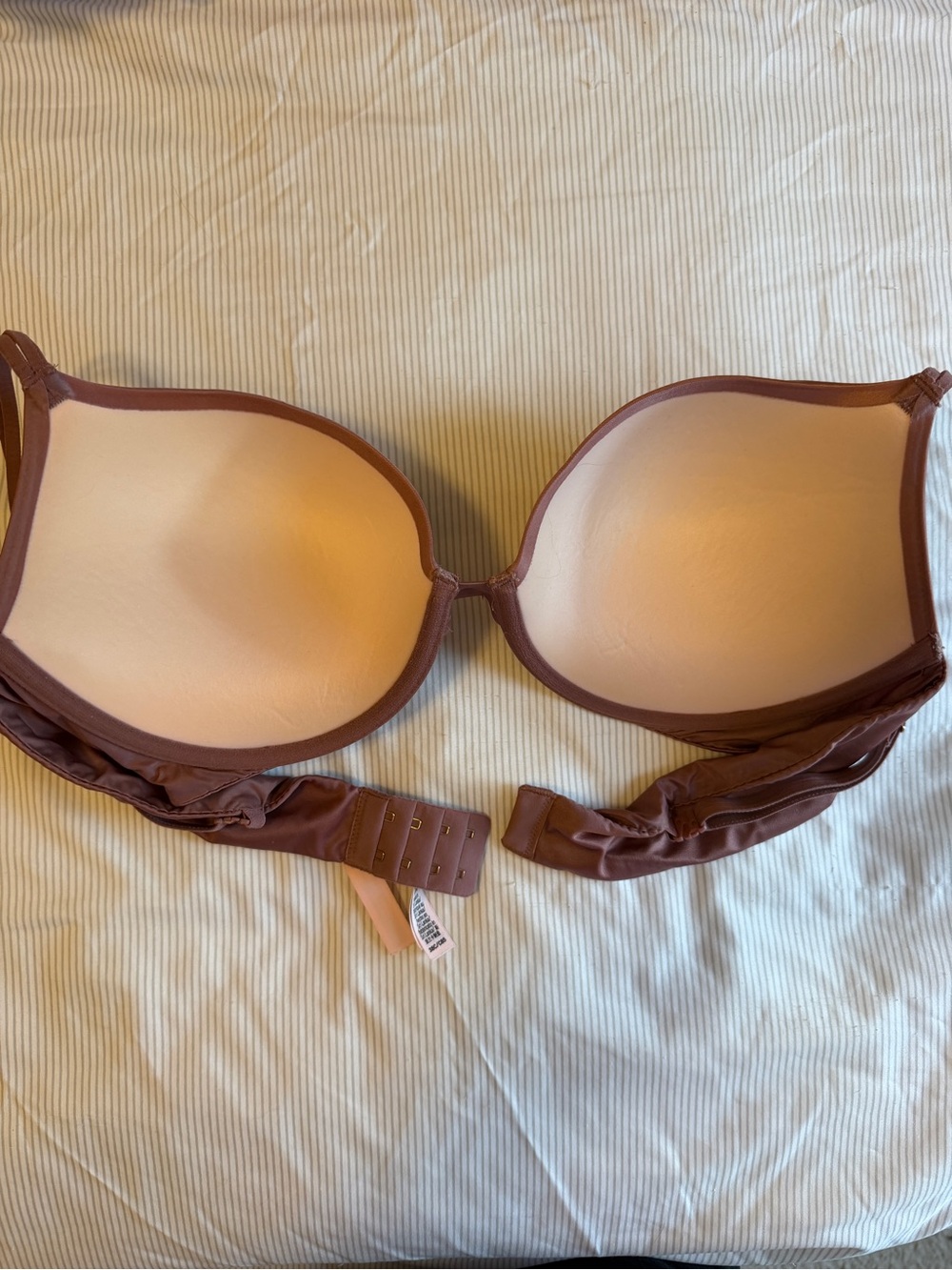 Victoria's Secret Smooth Molded Bra in Mauve - Picture 2 of 2